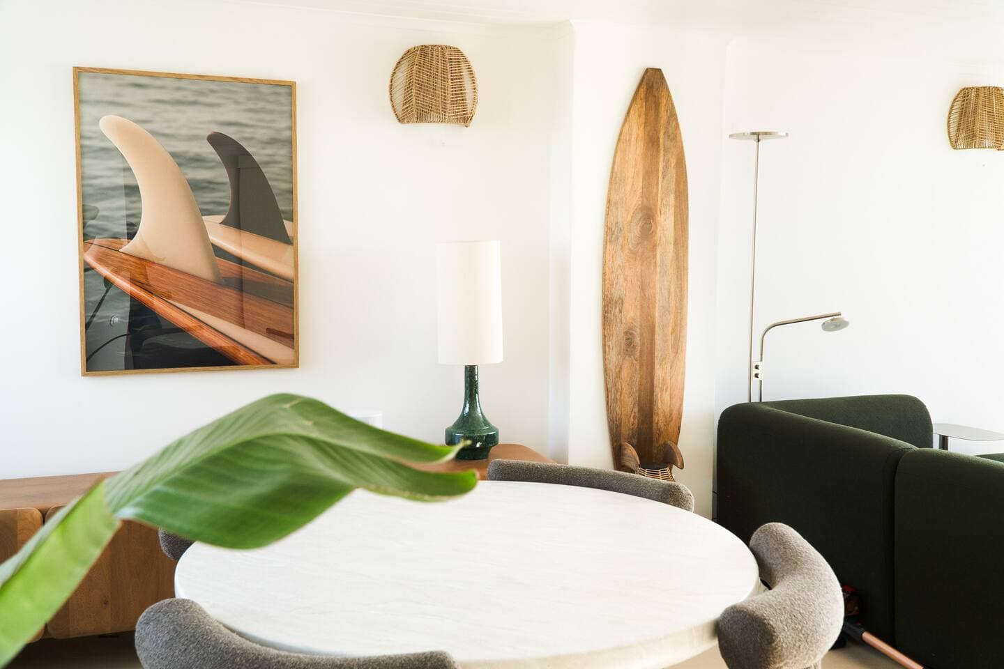 Coin repas et affiche de surf, Praia das Maçãs